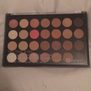 Eyeshadow palette